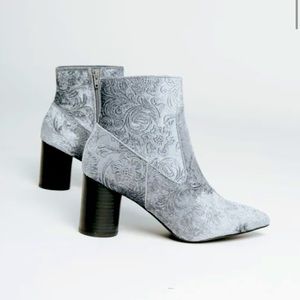 Matisse: Alana Ankle Boot in Grey